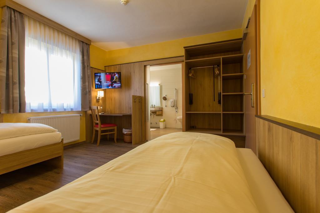 Hotel Freiensteinerhof Superior Sankt Peter-Freienstein Kültér fotó