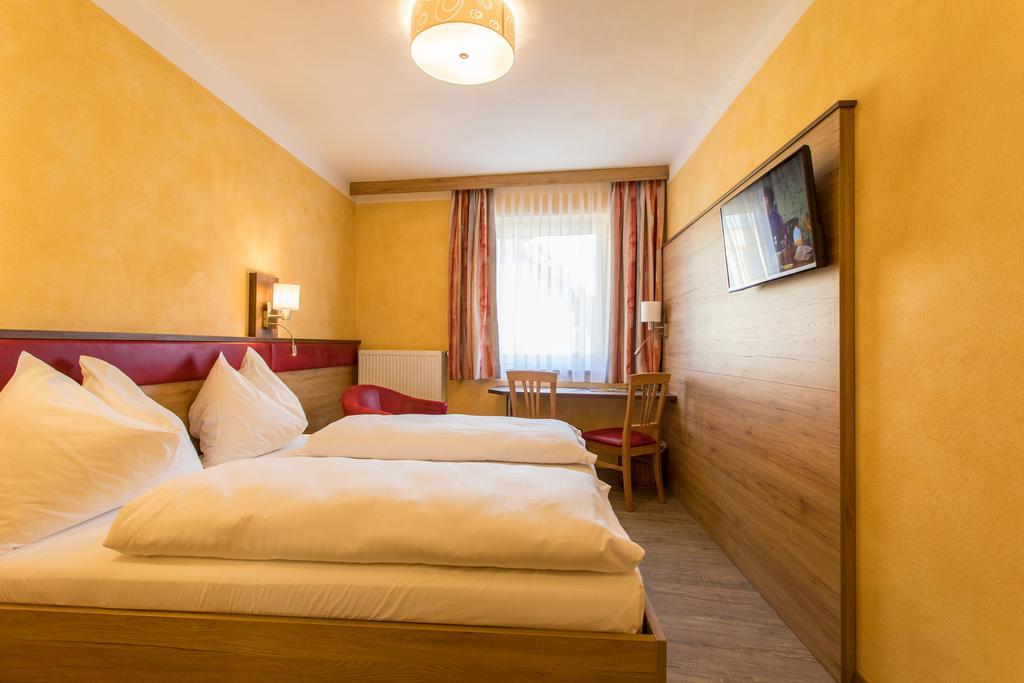 Hotel Freiensteinerhof Superior Sankt Peter-Freienstein Kültér fotó
